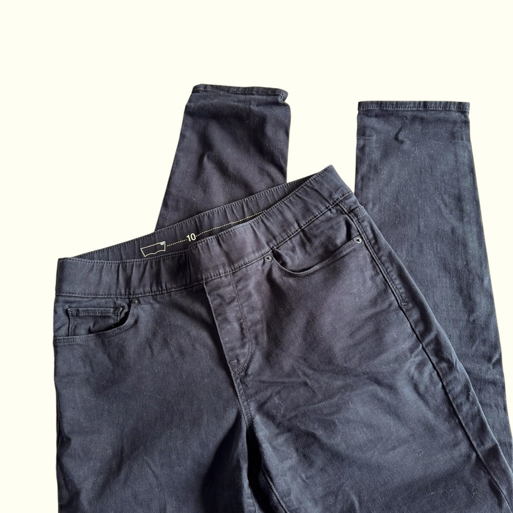 Levi's Women's Black Jeans EUC - Picture 2 of 2